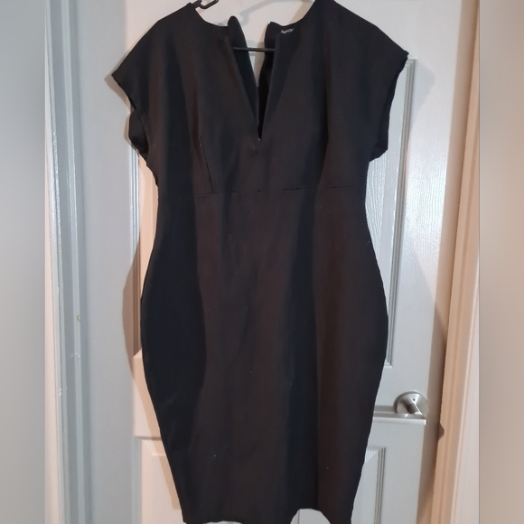 Dress - Picture 2 of 2